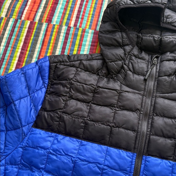 S Sale 1/2 priceThe North Face Hooded Jacket thermo ball size large new - Picture 5 of 15